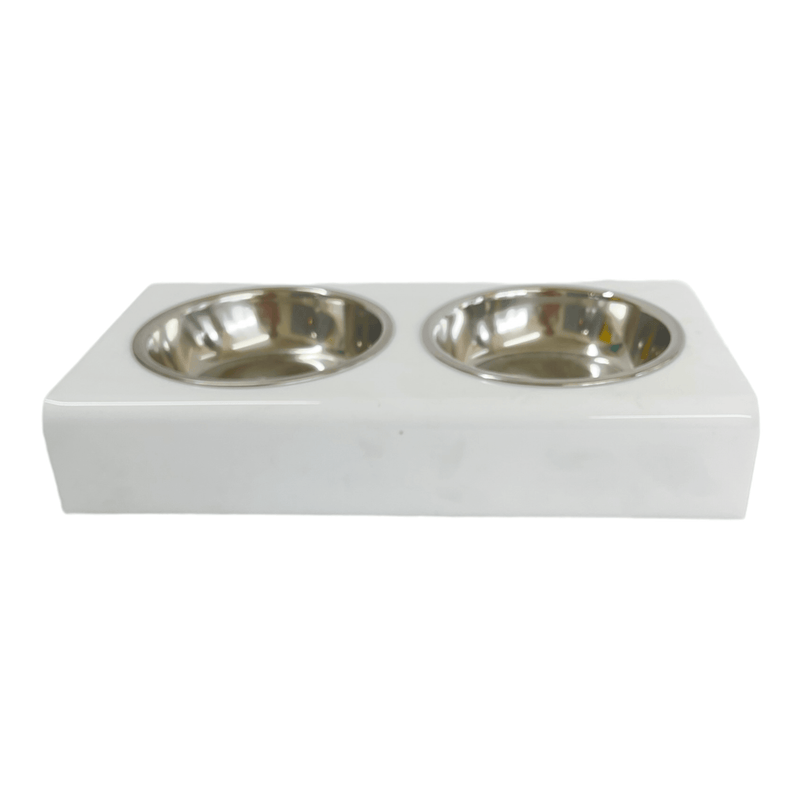 white solid bite-size acrylic pet bowls with 2 metal bowls 
