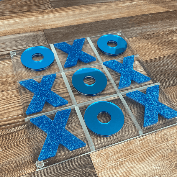 Tic tac toe set,  X & O pieces are  in blue mirror and blue sparkle, colors are cuustomizable